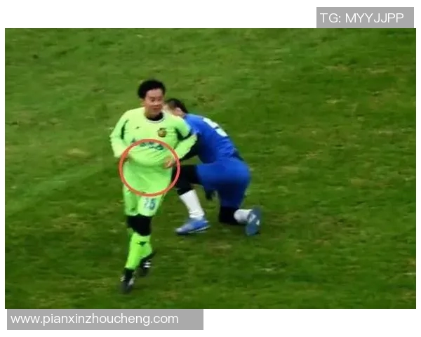 足球明星小肚腩的真实写照揭秘运动员背后的生活与挑战